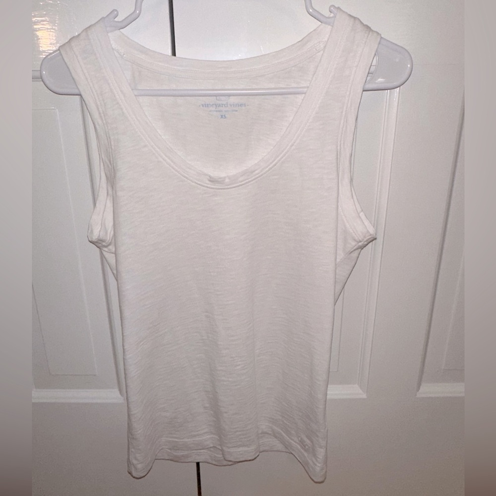Vineyard Vine White Sleeveless Tank